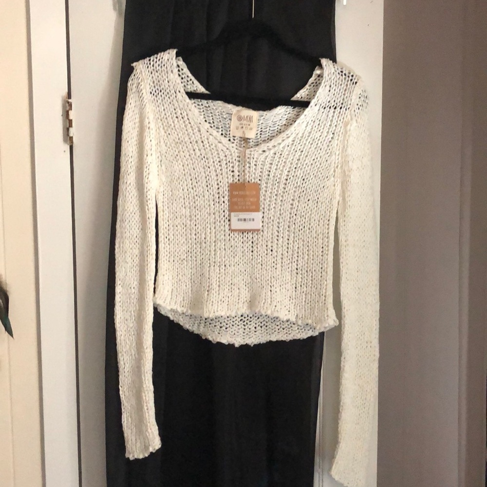 A knitted white shirt